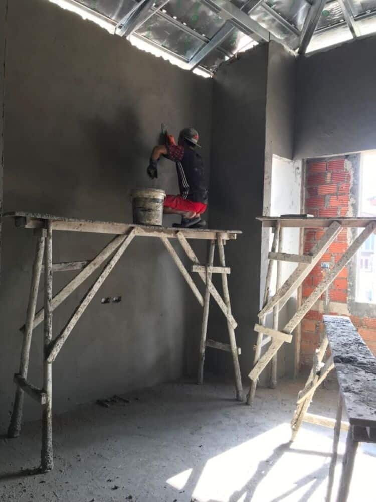 مقاول تلييس (اللياسة)